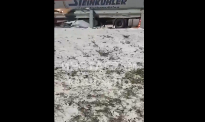 В Тульской области опрокинулась фура с сахаром