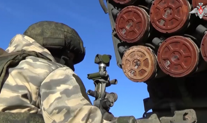 Минобороны показало, как мобилизованные используют тульские «Грады» против ВСУ