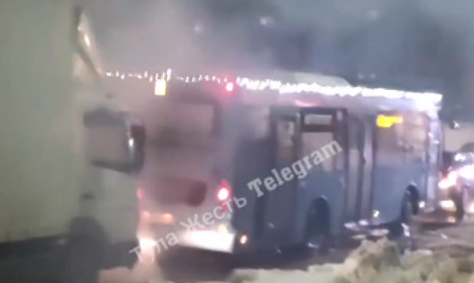 «Ужасная вонь»: туляки пожаловались на задымленный автобус