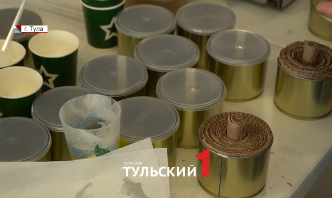 Туляков бесплатно учат создавать окопные свечи, которые горят до 8 часов