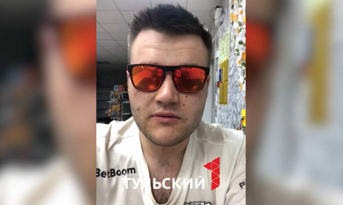 Голодавший болельщик «Арсенала» рассказал, почему едет на матч в Хабаровск автостопом