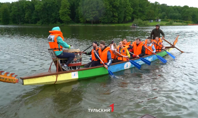 Тульские студенты оседлали дракона: на Воронке прошла регата среди учащихся вузов