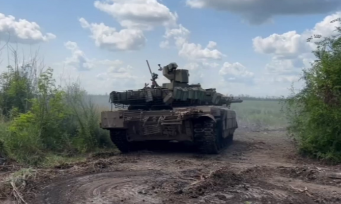 Тульские десантники на танке уничтожили укрепления противников в зоне СВО