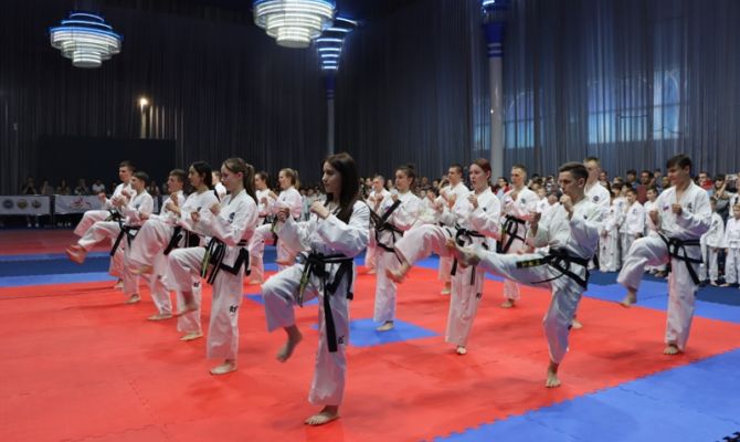 В Туле проходят чемпионат и первенство области по тхеквондо