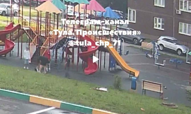 В Туле на подростка напали на детской площадке
