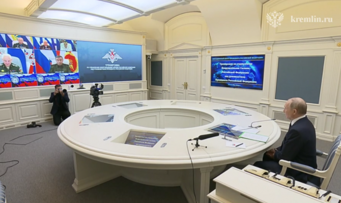 Владимир Путин провел тренировку стратегических ядерных сил