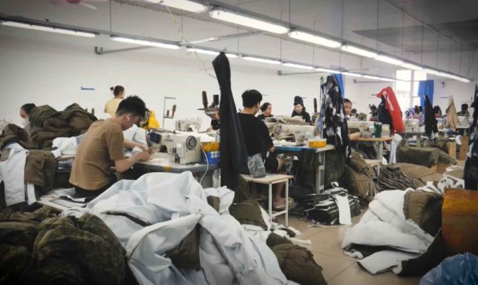 В Узловой шьют спальные мешки для бойцов СВО
