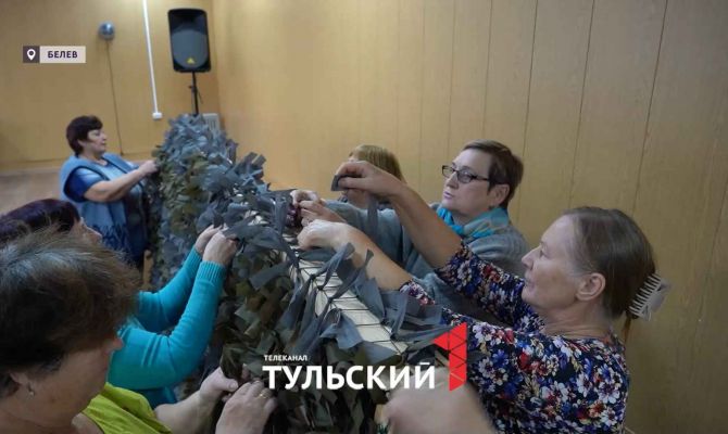 Пенсионеры из Белёва создали станок для быстрого плетения сетей для СВО