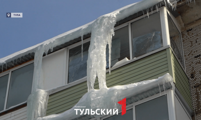 Балкон 88-летней тулячки УК превратила в каток