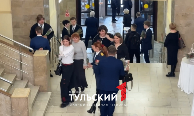 Миляев и Алексей Воробьев поздравят тулячек с 8 Марта