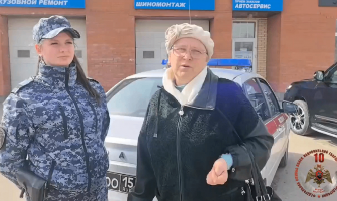 Тульские росгвардейцы помогли водителю сломанной машины на Одоевском шоссе