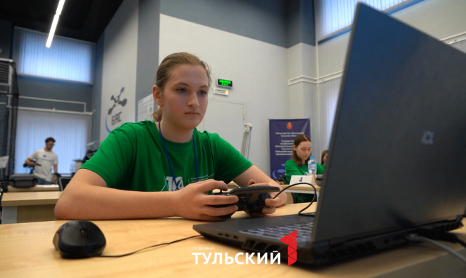 16-летняя тулячка за пять минут на симуляторе дрона нашла возгорание многоэтажки