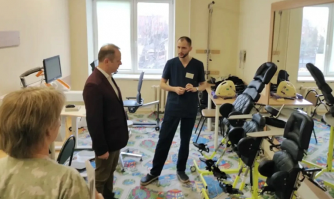 Больше тысячи малышей с травмами прооперировали врачи в 2025 году 