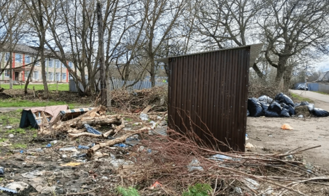 Главе Куркинского района внесено представление за свалку у дома