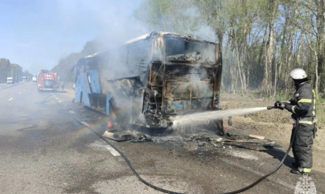 Под Тулой загорелся пассажирский автобус