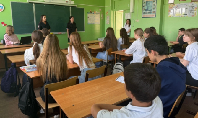 В Кимовске школьникам рассказали о мерах борьбы с коррупцией