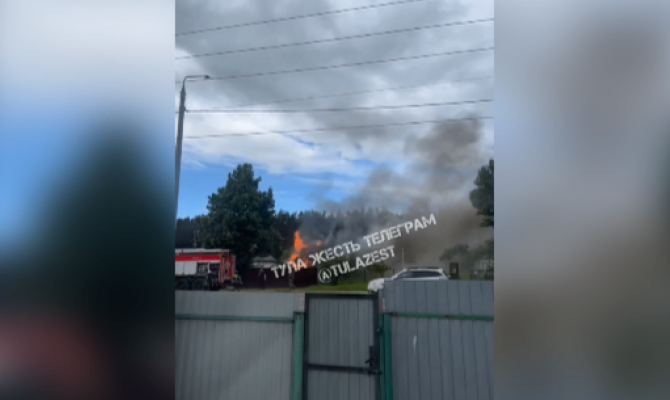 В поселке Новая Мыза в Туле загорелся частный жилой дом