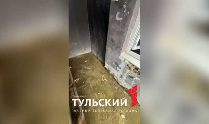 Подвал в поселке Молодёжный затапливает с 2022 года