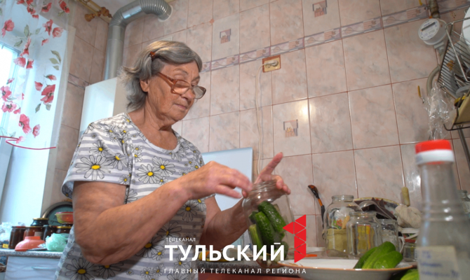 Дачница с полувековым стажем из Тулы поделилась секретом хрустящих огурцов