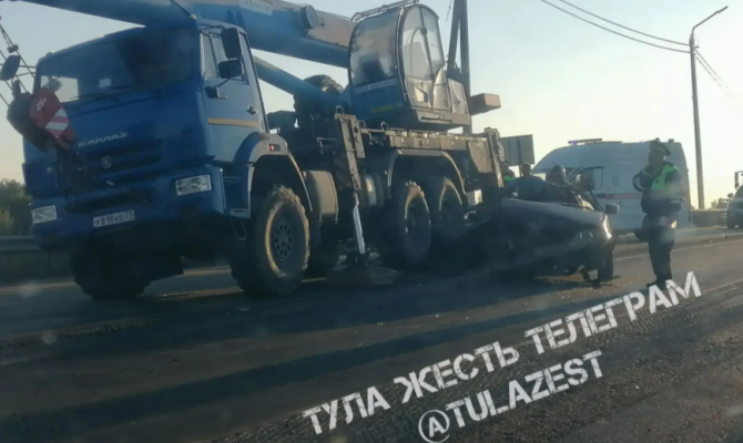 Под Тулой столкнулись четыре автомобиля: погиб один человек