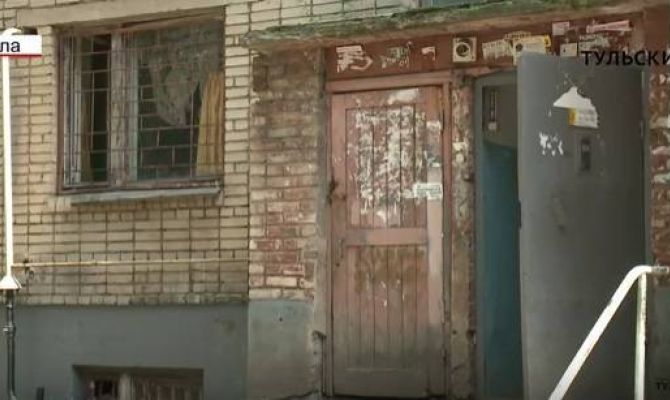 В Туле жители коммуналки борются с соседями за пожарный выход. РЕПОРТАЖ