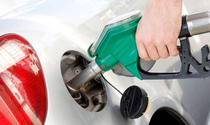 В 2019 году бензин в России будет дорожать