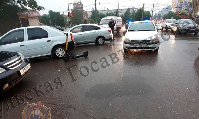 В Туле на улице Октябрьской сбили подростка на электросамокате 