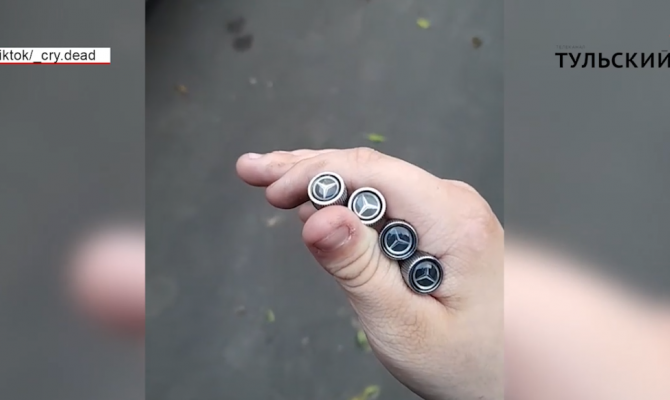 Ради лайков в Tik-Tok: в Туле подростки скручивают колпачки с колес автомобилей