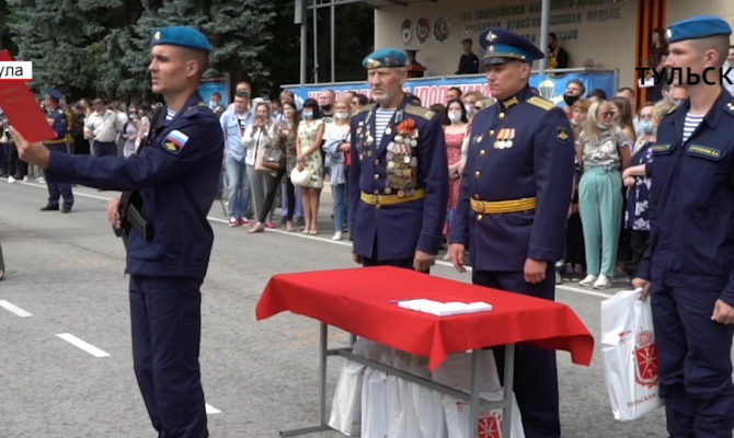 В Туле 20 военнослужащих научно-производственной роты приняли присягу