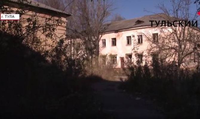В Скуратове "комлекс зданий для бомжей" наводит ужас на местных жителей. РЕПОРТАЖ