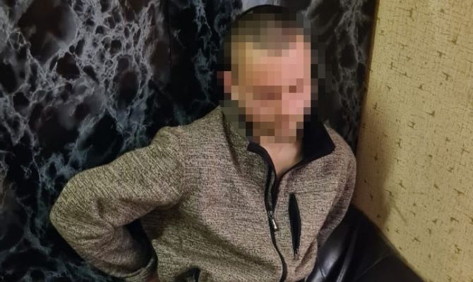 В магазине на проспекте Ленина мужчина напал на продавца и "обчистил" кассу