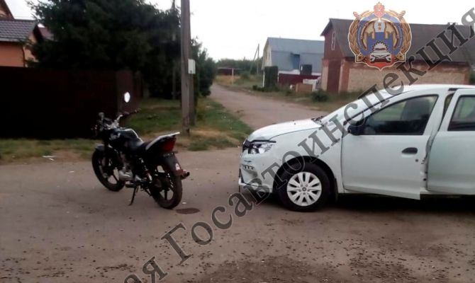 В Воловском районе несовершеннолетний мотоциклист без прав и экипировки попал в аварию