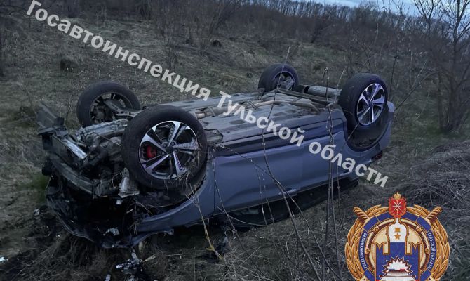 Под Тулой «китаец» перевернул американскую иномарку с двумя зумерами