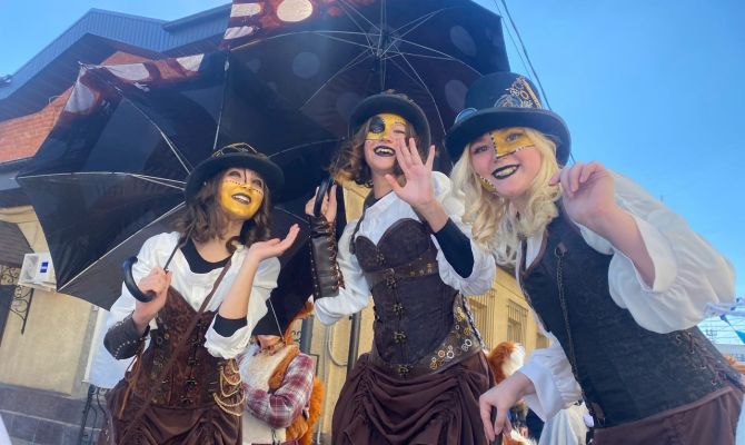 В центре Тулы стартовал фестиваль "Театральный дворик"