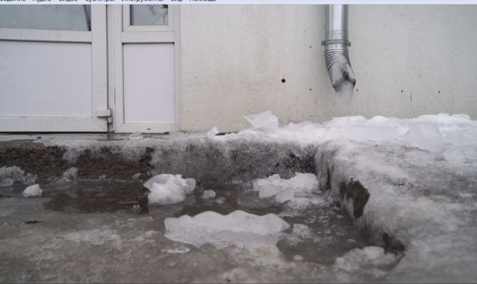 Стало известно состояние 15-летней тулячки, пострадавшей от падения льда с крыши