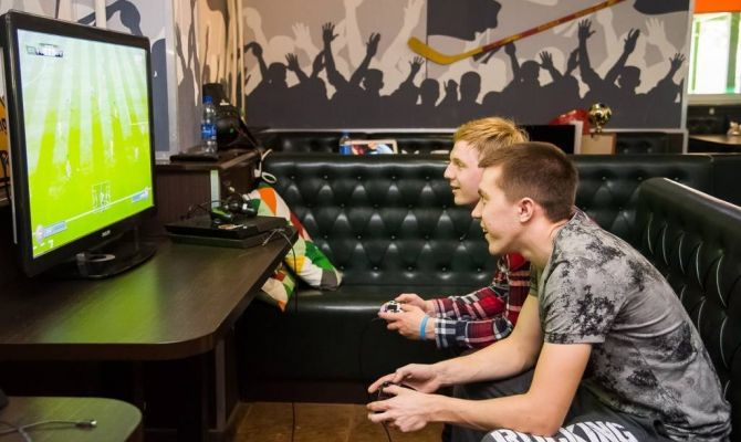 Виртуальная футбольная битва в Туле: кто кого 