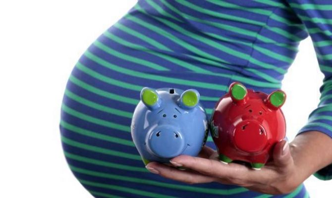 В России в 2018 году изменится размер декретных выплат