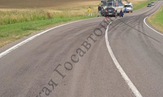 В Тульской области Nissan Almera врезался в «ПАЗ»