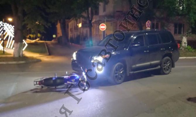 В Тульской области «Тойота» столкнулась с мопедом