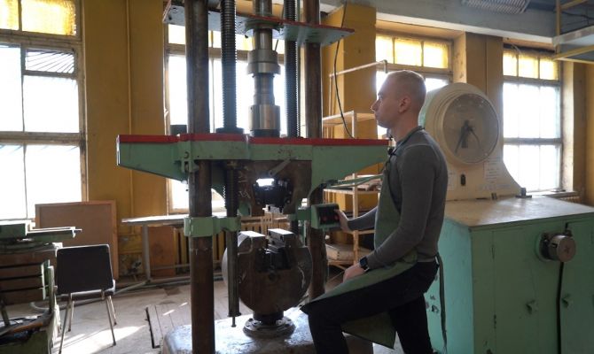 Туляк усовершенствовал технологию производства деталей для машин и самолетов