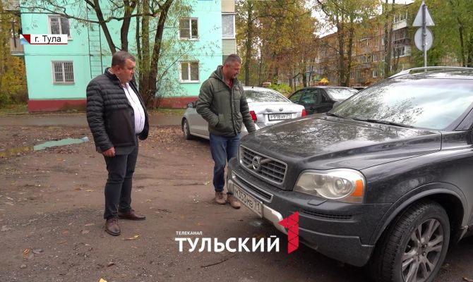 Туляк отсудил у администрации 300 тысяч рублей за упавшую на машину ветку