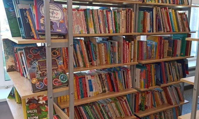 Мариупольская школа получила 10 тысяч книг от жителей Тульской области
