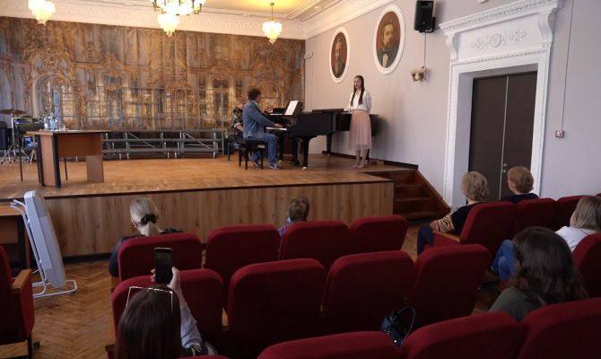 Тульские вокалисты получили ценные советы от солиста оперного театра