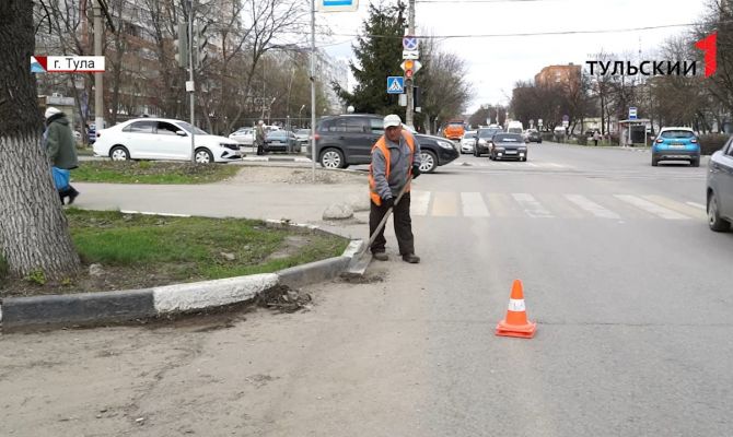 Успеть до майских праздников: глава администрации раскритиковал ответственных за уборку Тулы