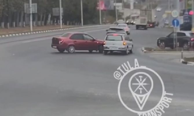 Из-за ДТП на выезде из Тулы затруднилось движение