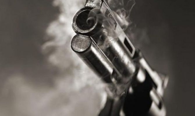 В Суворовском районе пьяные посиделки закончились выстрелом в грудь