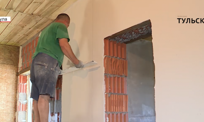 В Тульской области волонтеры помогли семье погорельцев