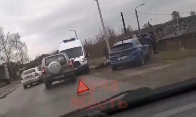 В Туле мотоциклист попал под колеса автомобиля