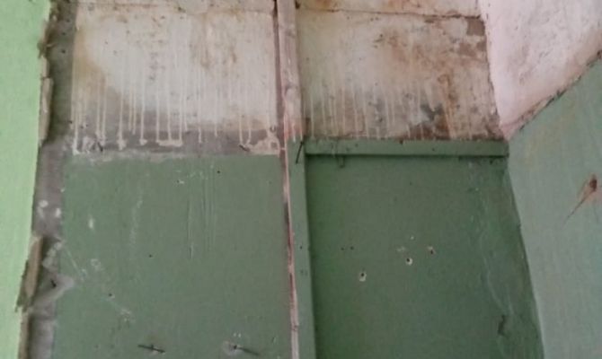 Со стен Дубенского дома-интерната для престарелых и инвалидов осыпается штукатурка