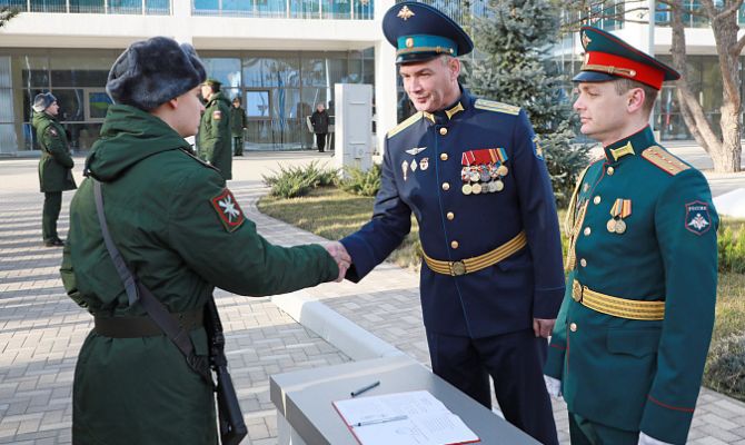 В Анапе новобранцы тульской научной роты «ЭРА» приняли присягу